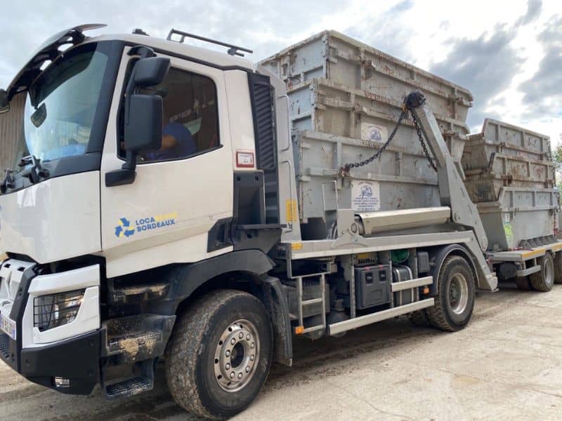 Camion et bennes Loca Benne Gironde livrés à Libourne